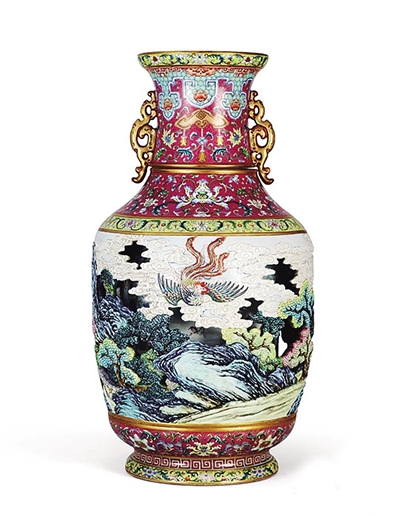 清乾隆"有凤来仪"大转心瓶